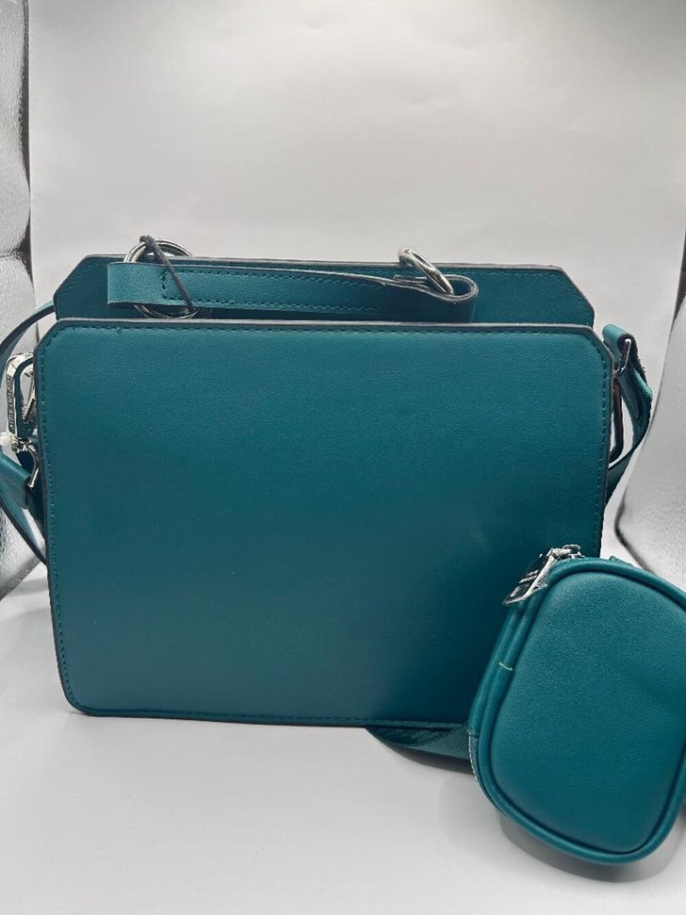 Evergreen Steve Madden Bevelyn Crossbody bag with Airpod Pouch - Picture 3 of 4
